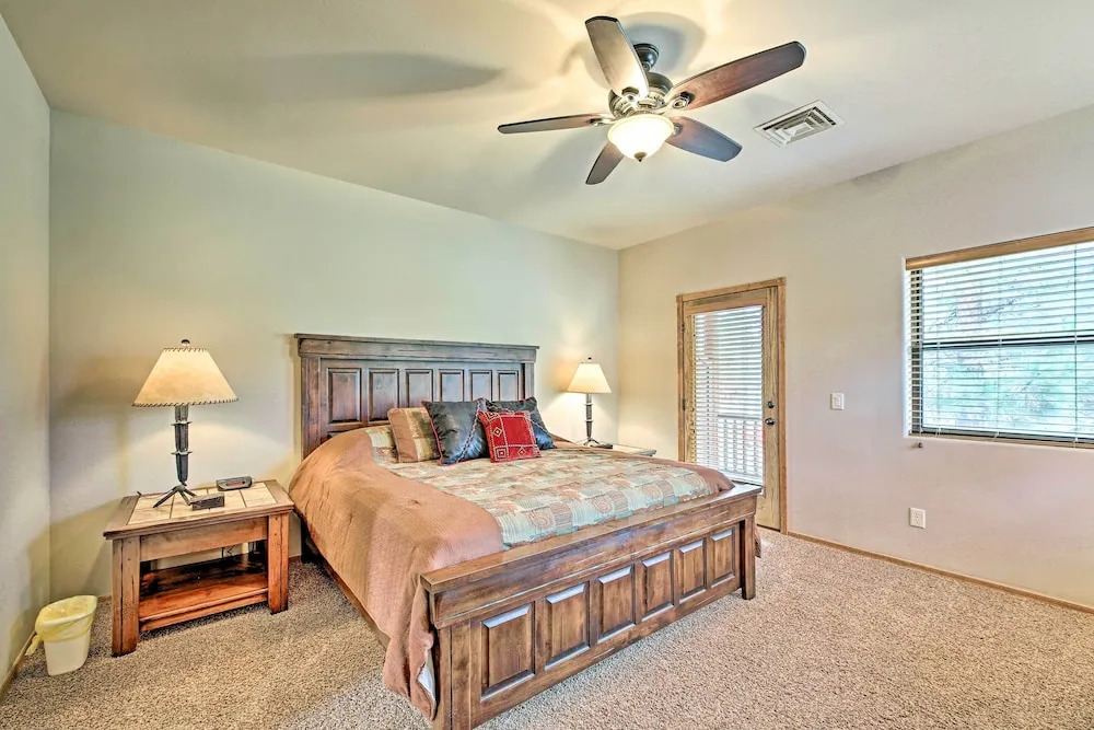 < 1 Mi to Torreon Golf Club: Show Low Condo
