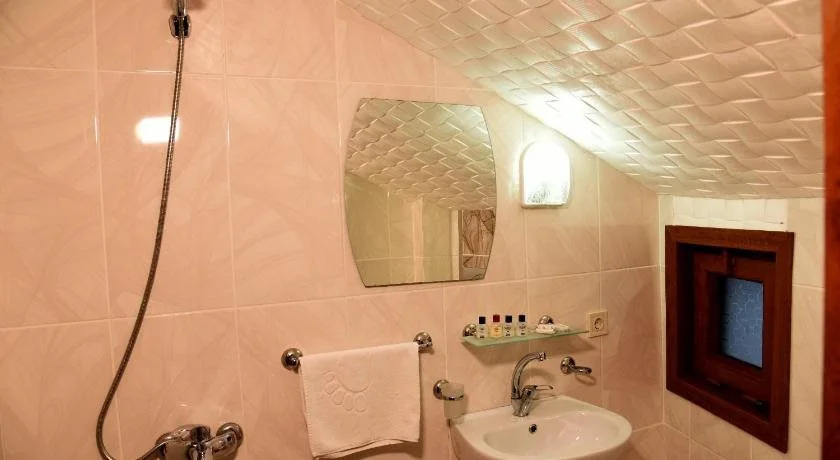 Duyuf Otel
