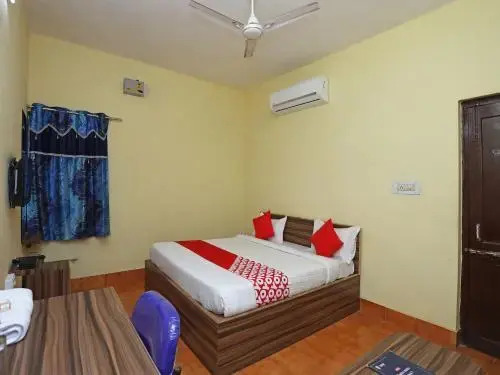 OYO 14666 Galaxy Guest House