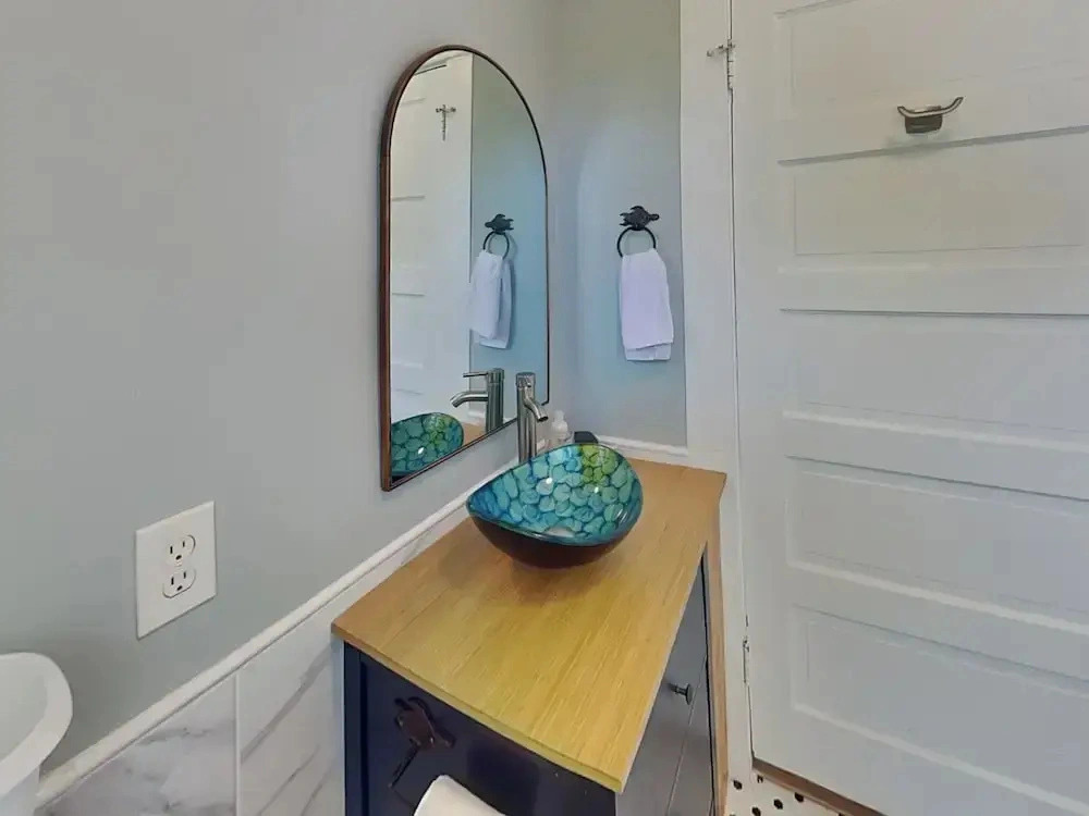 Sealy Street Duo by Ryson Vacation Rentals