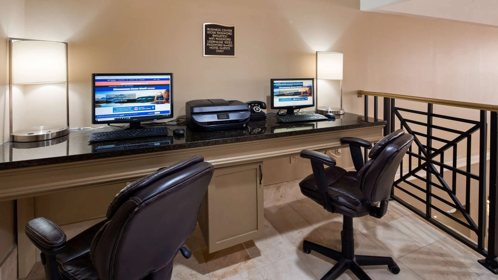 Best Western Plus Ambassador Suites