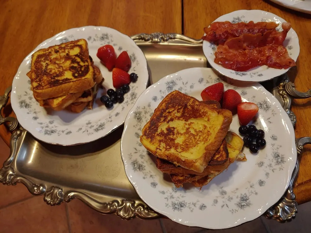 Brownsville Road House Bed & Breakfast