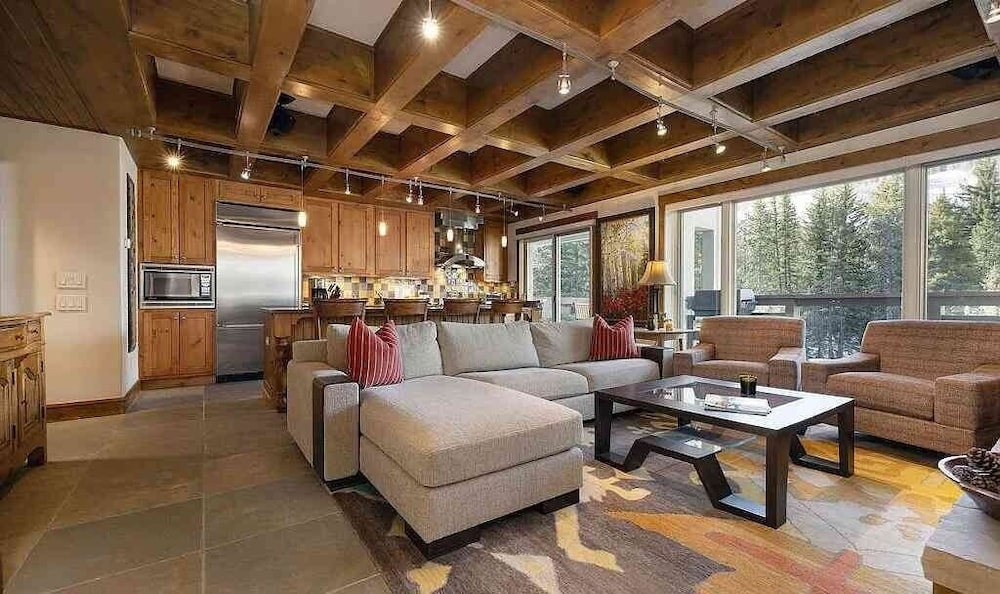 Treetops 4e 3 Bedroom Condo
