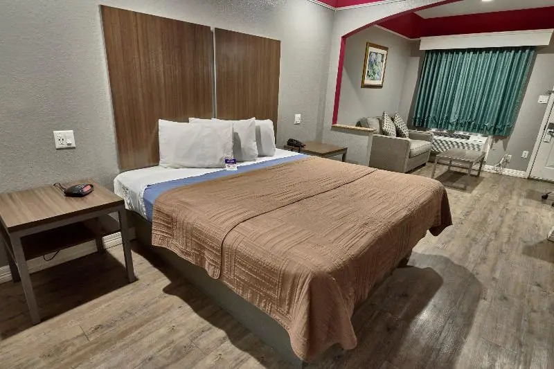 OYO Hotel Bliss Boardwalk