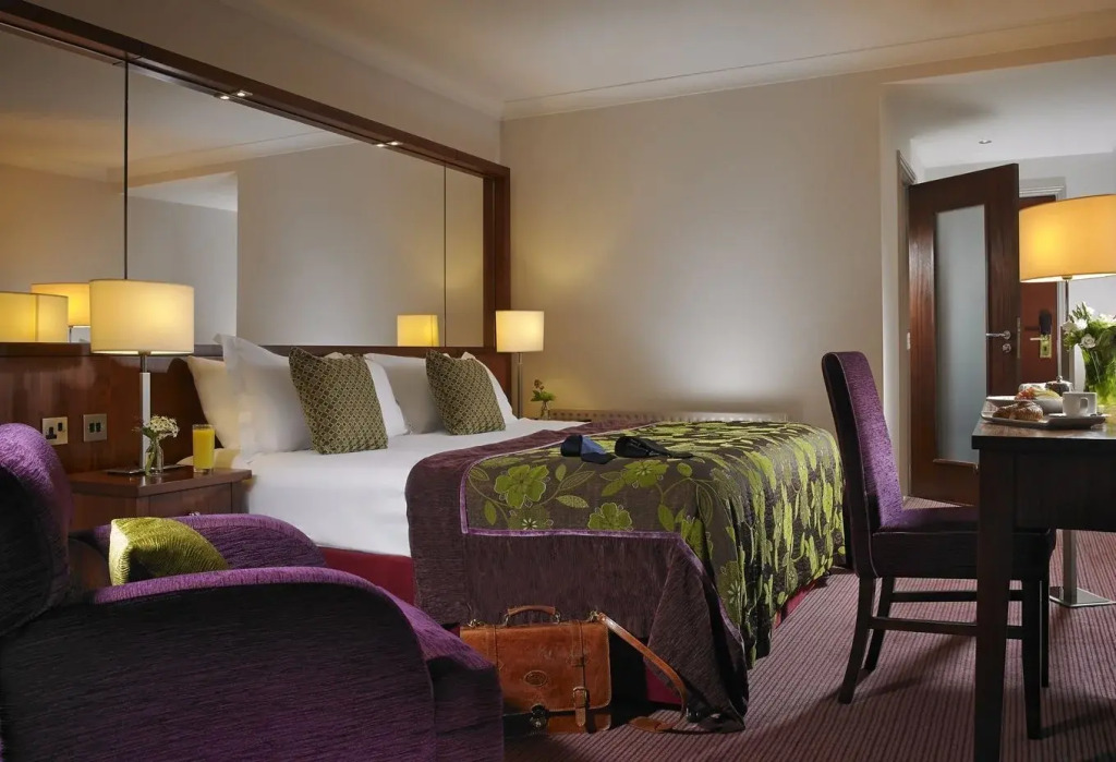 Camden Court Hotel