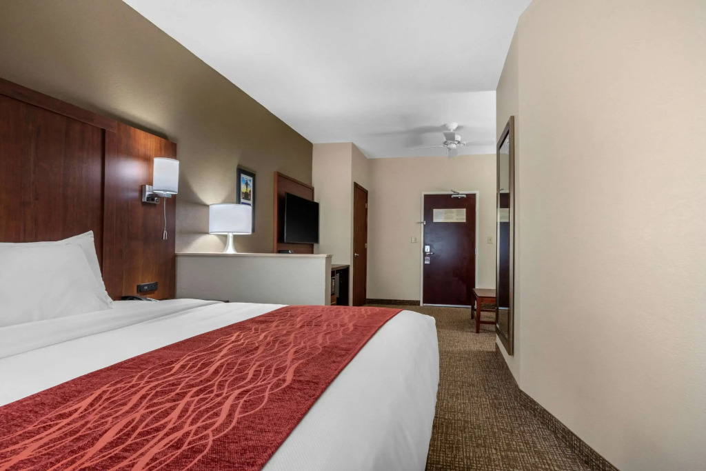 Comfort Inn & Suites Montgomery East Carmichael Rd