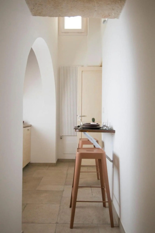 apartment in the center, ideal for couples, excellent location, possibility of parking-Dimora Via Vitti 1