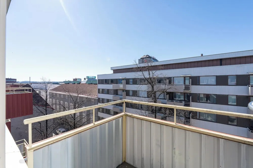 Top Floor Luxury - 2BR Scandi Home