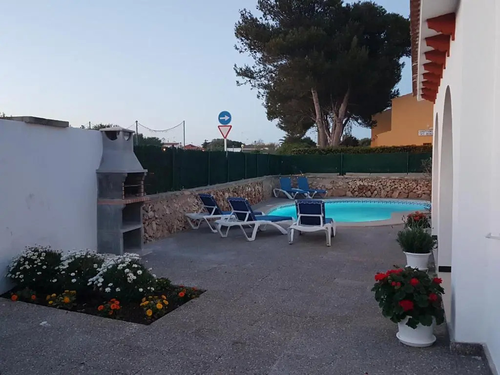 Villa familiar con piscina privada en Calan Blanes