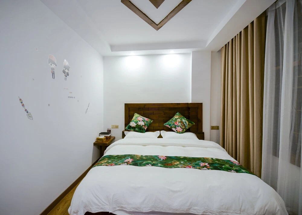 Floral Hotel · Zhangjiajie in the spring hotel (Wulingyuan National Forest Park store)