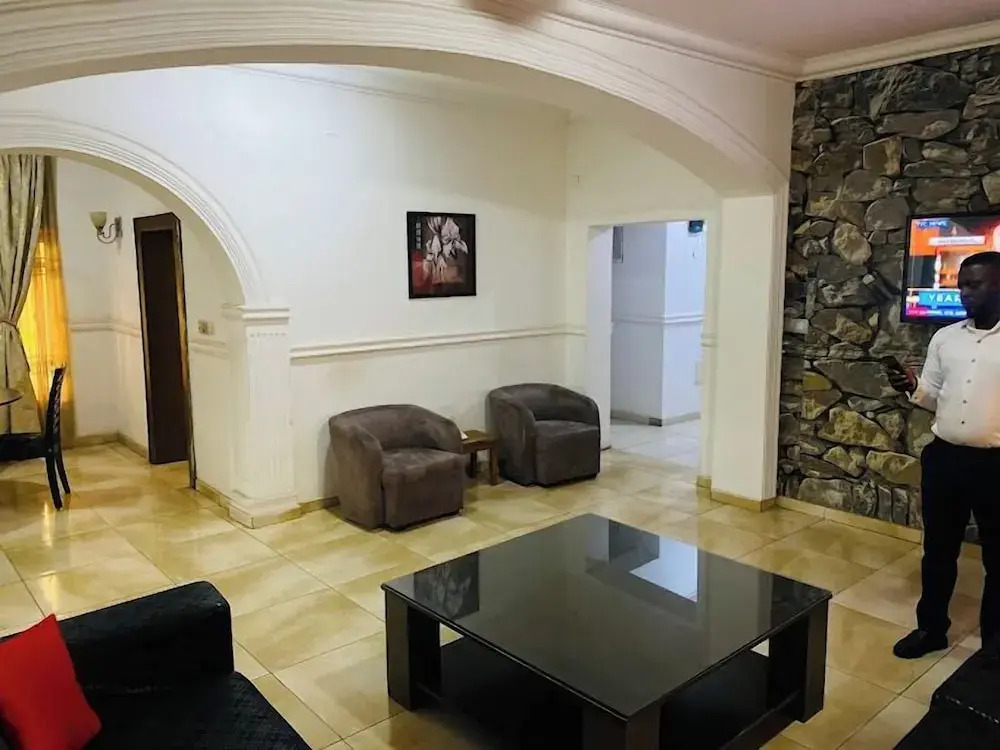 Davvy Hotel and Apartments