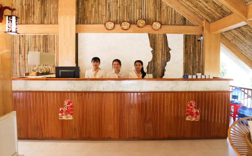 Eagles Beach Resort