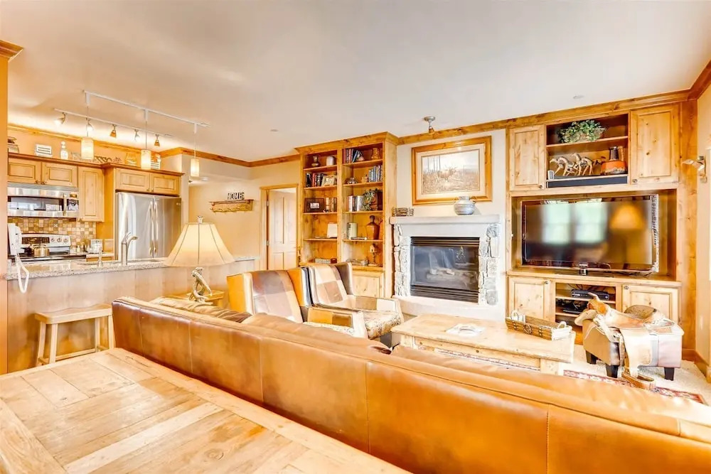 2 Bedroom Colorado Mountain Vacation Rental In River Run Village With Hot Tub Access And Walking Distance To Ski