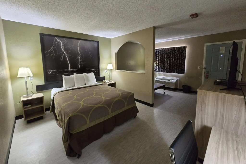 Super 8 by Wyndham Arkadelphia Caddo Valley Area
