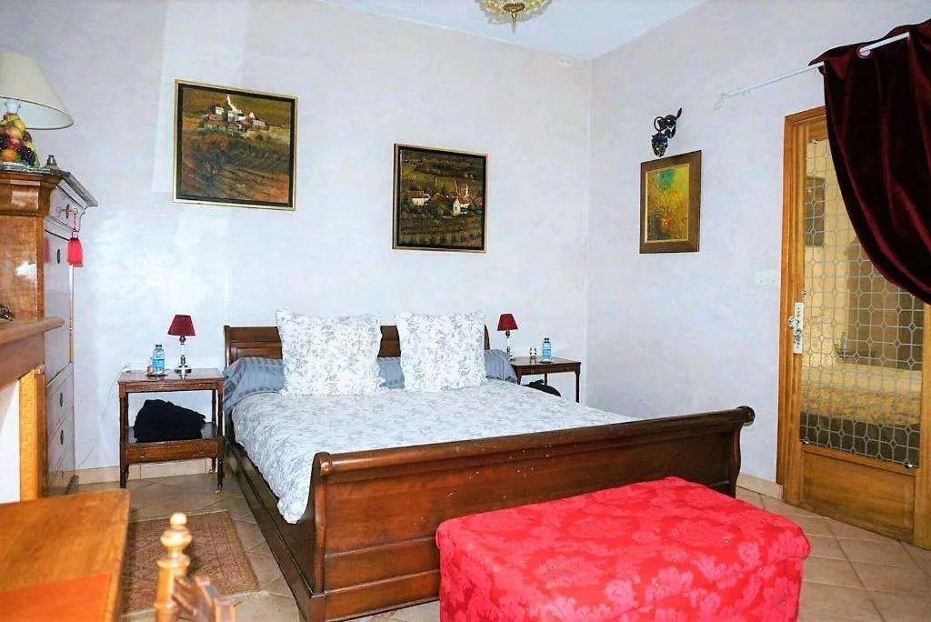 La Maison Rouge