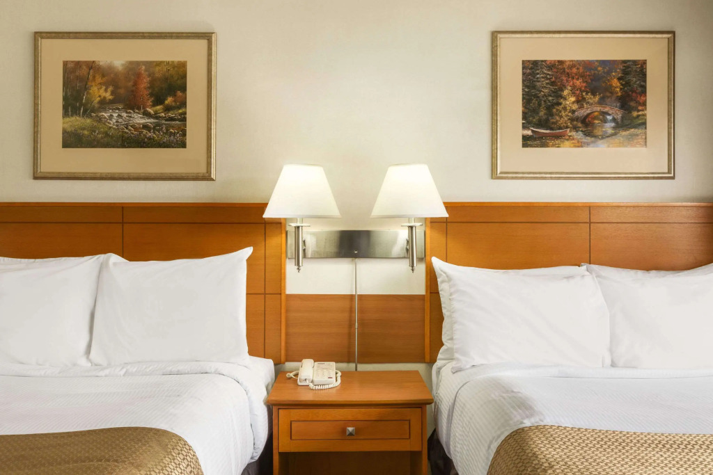Travelodge by Wyndham Edmonton East