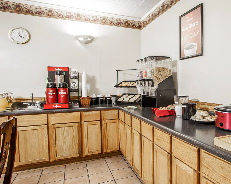 Baymont Inn & Suites by Wyndham Newton IA