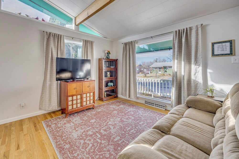 4 Mi to Riverwalk & CSU Pueblo! Home w/ Sunroom