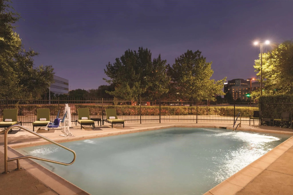 Pace Hotel Addison