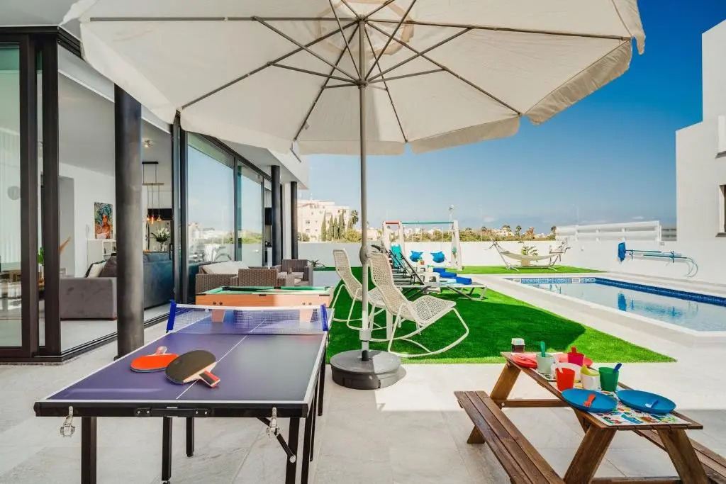 SunnyVillas 4BR New Villa Private Pool in Pernera