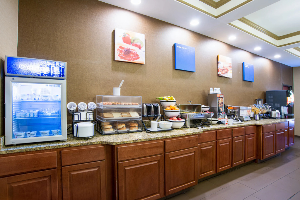 Hamden Hotel and Suites – Hamden New Haven