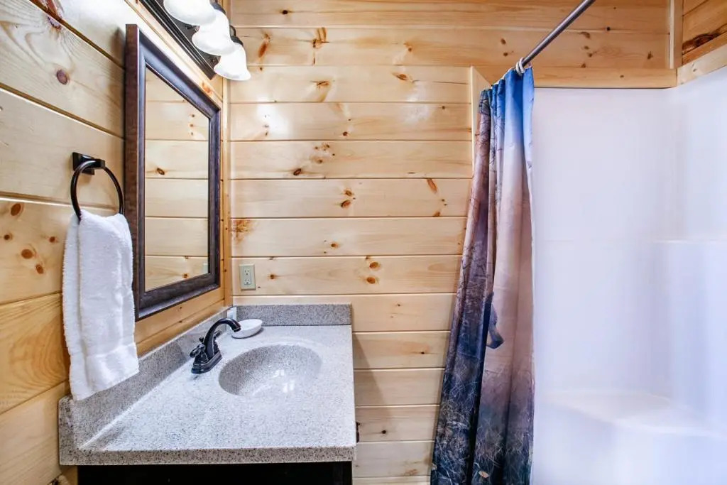 Swimming Bears Lodge 1 with Indoor Pool and Hot Tub