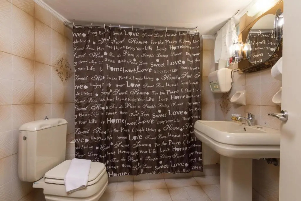 Delightful 2 bedroom flat next to Mikrolimano