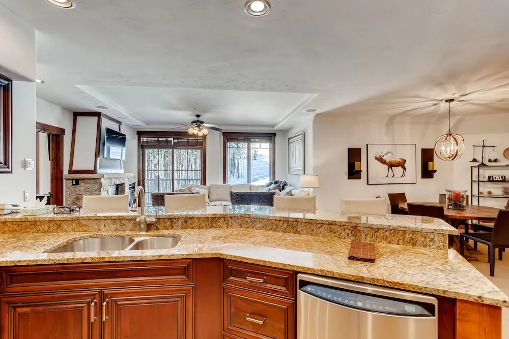 Ski-in/ski-out At Crystal Peak Lodge 3 Bedroom Condo