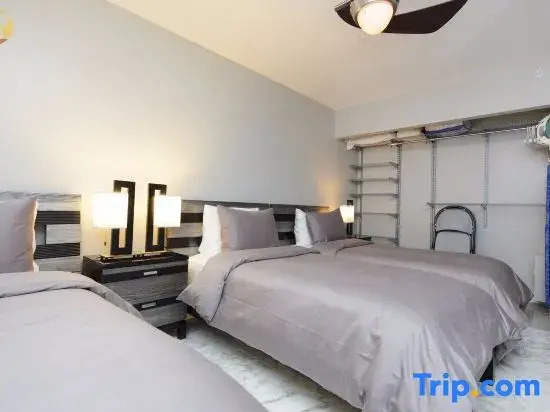 Stylish Modern 3 Bedroom Luxury Apartment Miami Beach - 718