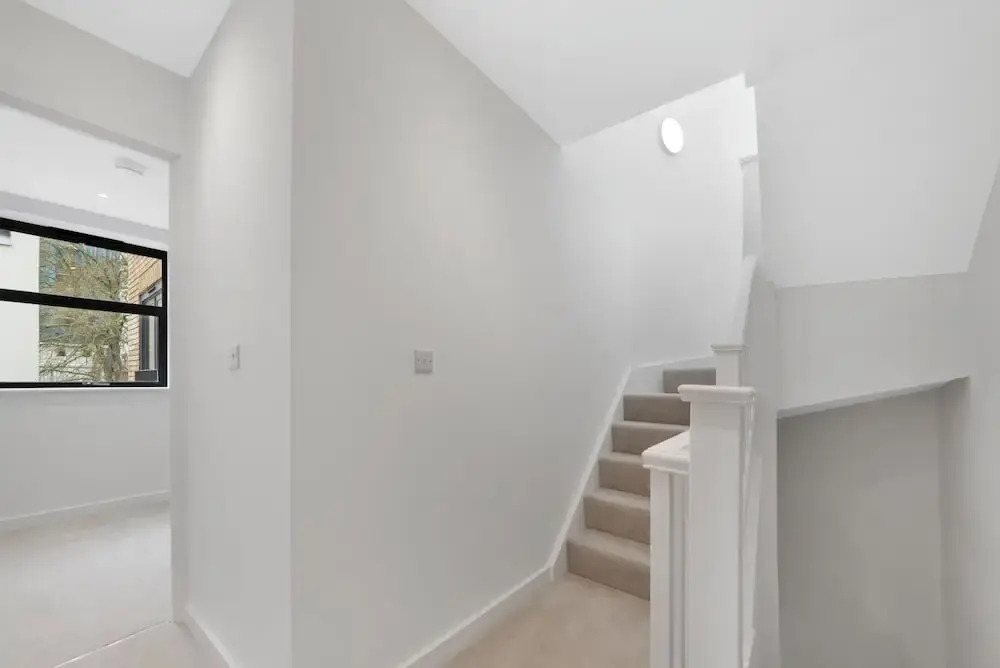 Modern Townhouse, Close to 02,excel, 5mins to Tube