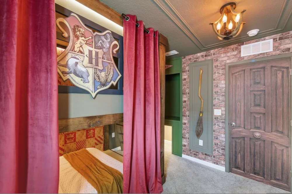 Luxury 7BR at Solara w Pool Cinema Game Room