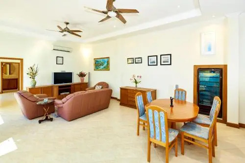 Golden Villa by Fantasea Beach