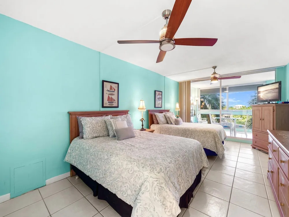 Palm Bay Club 7th-Floor Oceanfront Condo on Private Beach