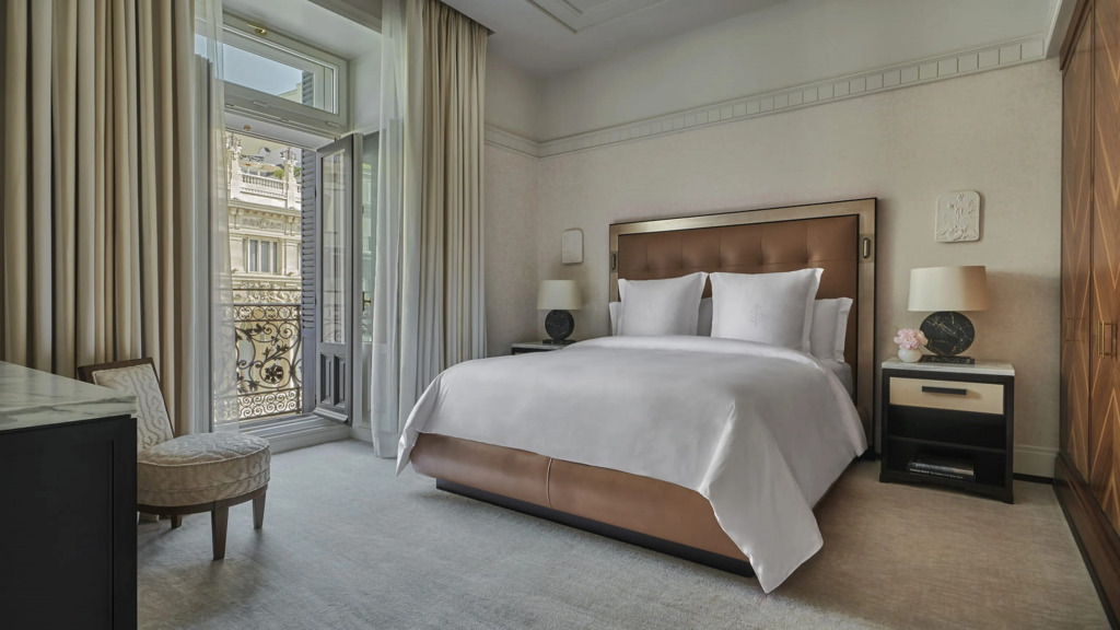 Отель Four Seasons Hotel Madrid