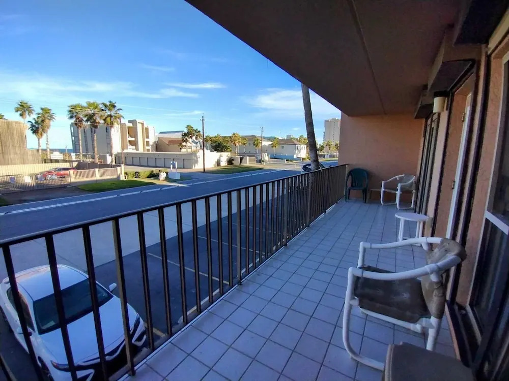 Beachview 206 Minium 2 Bedroom Condo by RedAwning