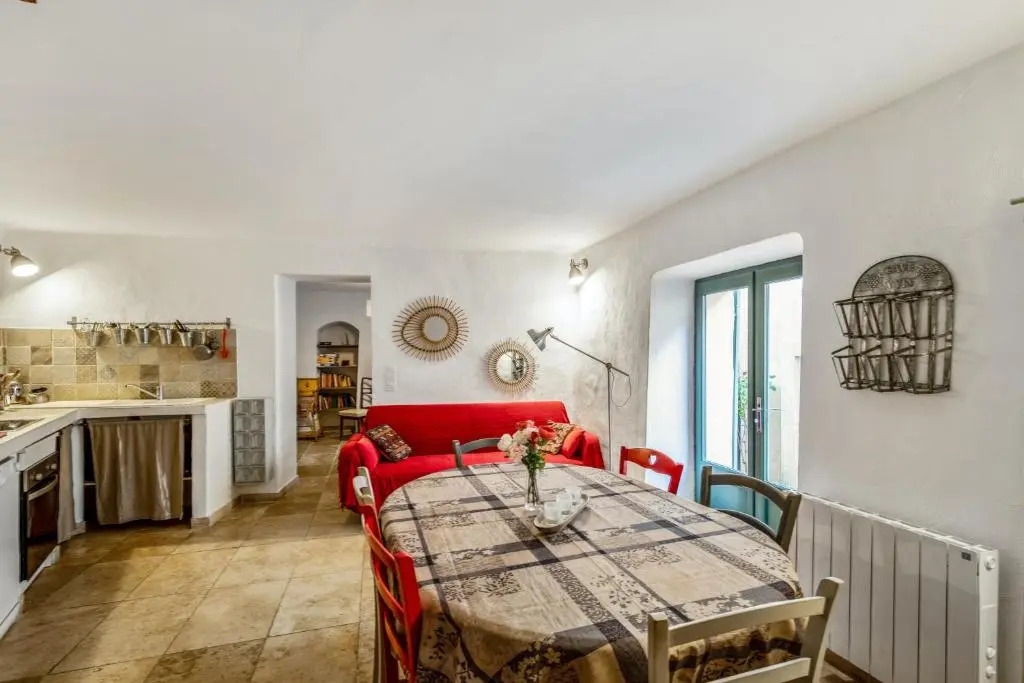 Maison de 2 chambres avec vue sur la ville et wifi a Bonnieux