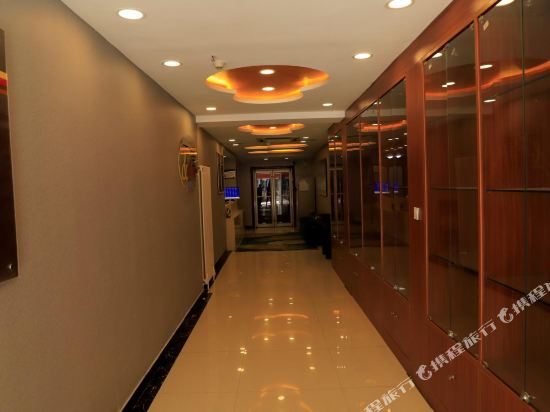 Super 8 Hotel (Beijing Fengtai Railway Station Subway Station)