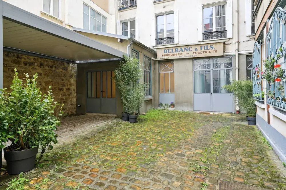 Lavie Maison House in the Marais Family