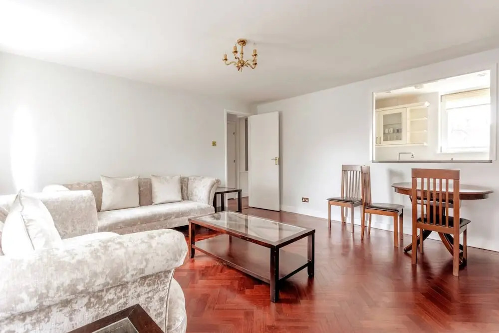 Spacious Holborn Apartment Close to Tube