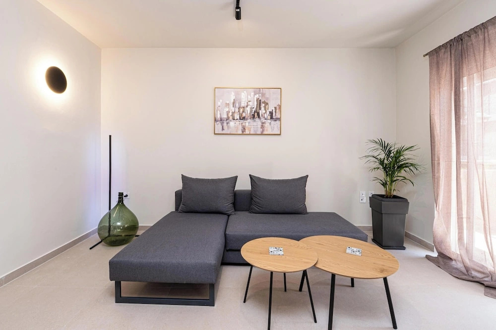Niman Beachside Apartments