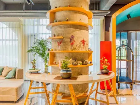 Aiju Art Hotel (Yingkou Institute of Technology Olympic Sports Center)
