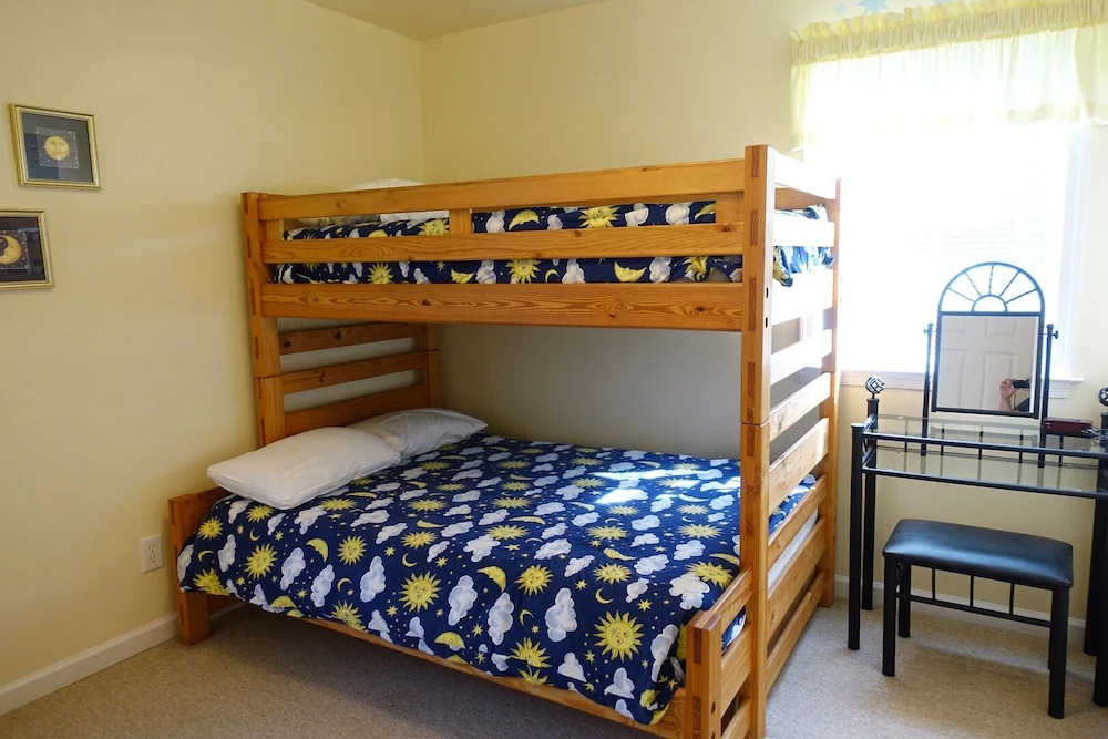 Gray Whale 3 Bedrooms 2 Bathrooms Home