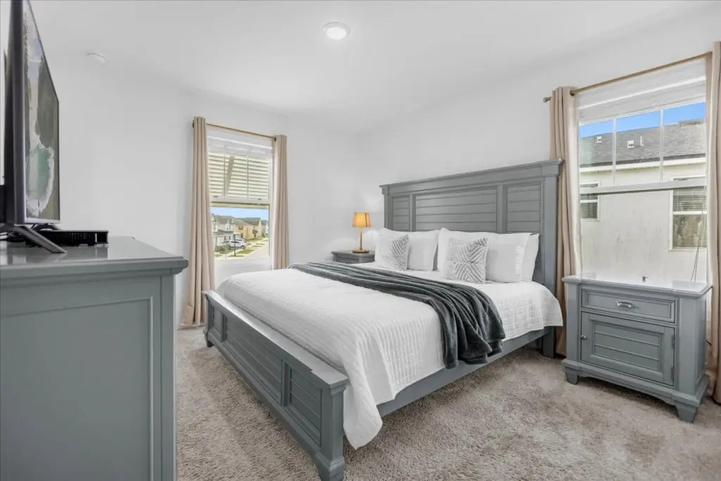 9 Bedrooms 6 Bathrooms Solara 8901 Cb