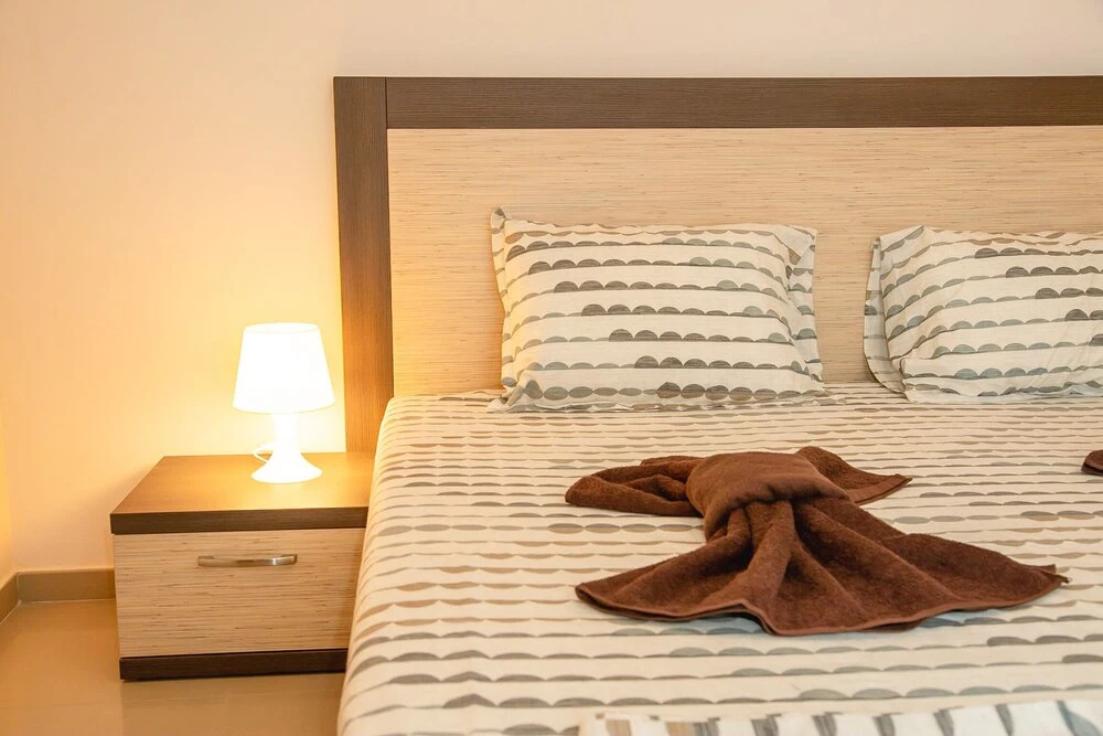 FM Deluxe 2-BDR Apartment with Pool & Sea View in Sun Resort