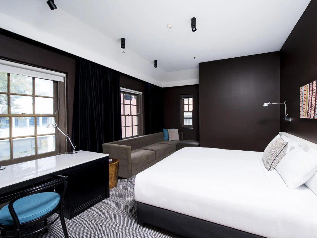 Peppers Gallery Hotel