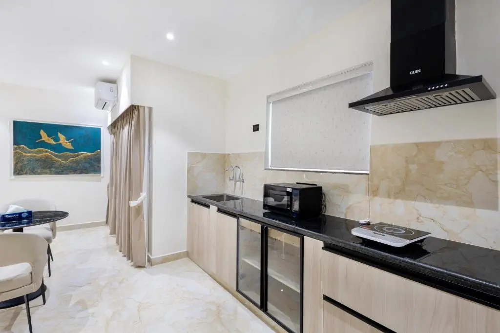 ELYSIUM Premier Suites Hitec City