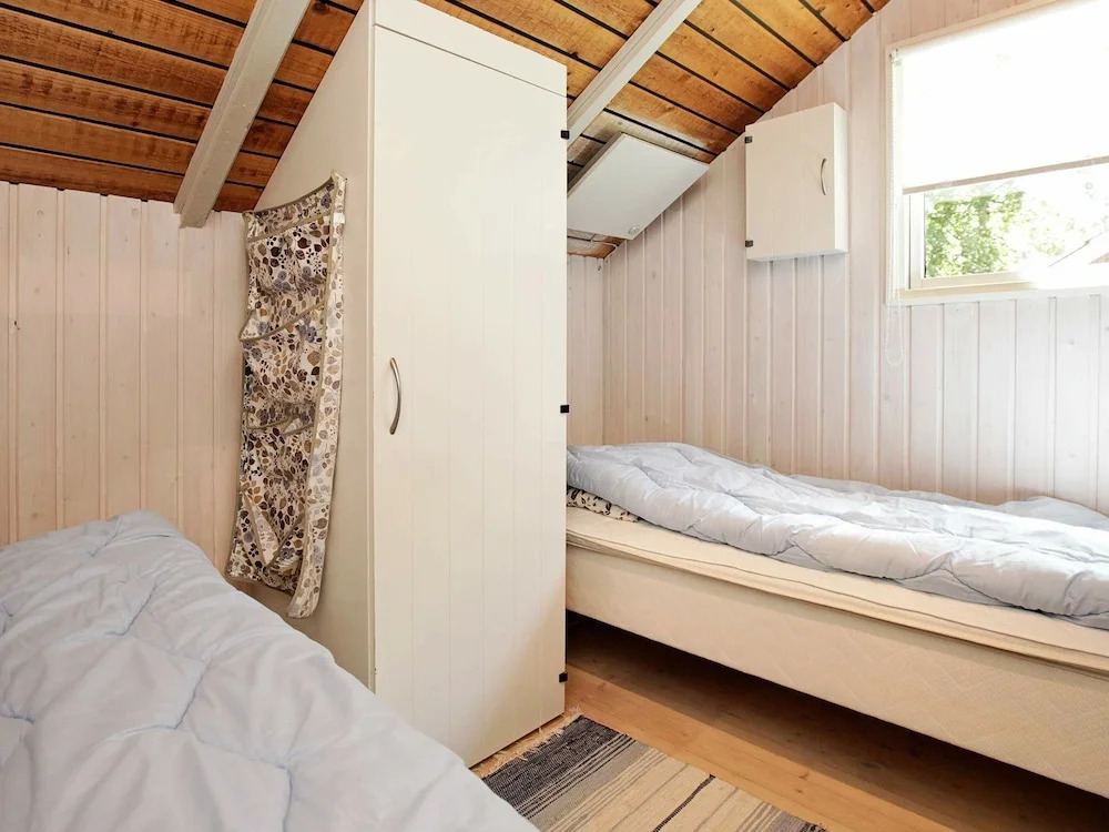 Peaceful Holiday Home in Humble With Beach