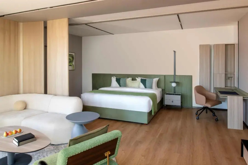 Royal Lazure Resort