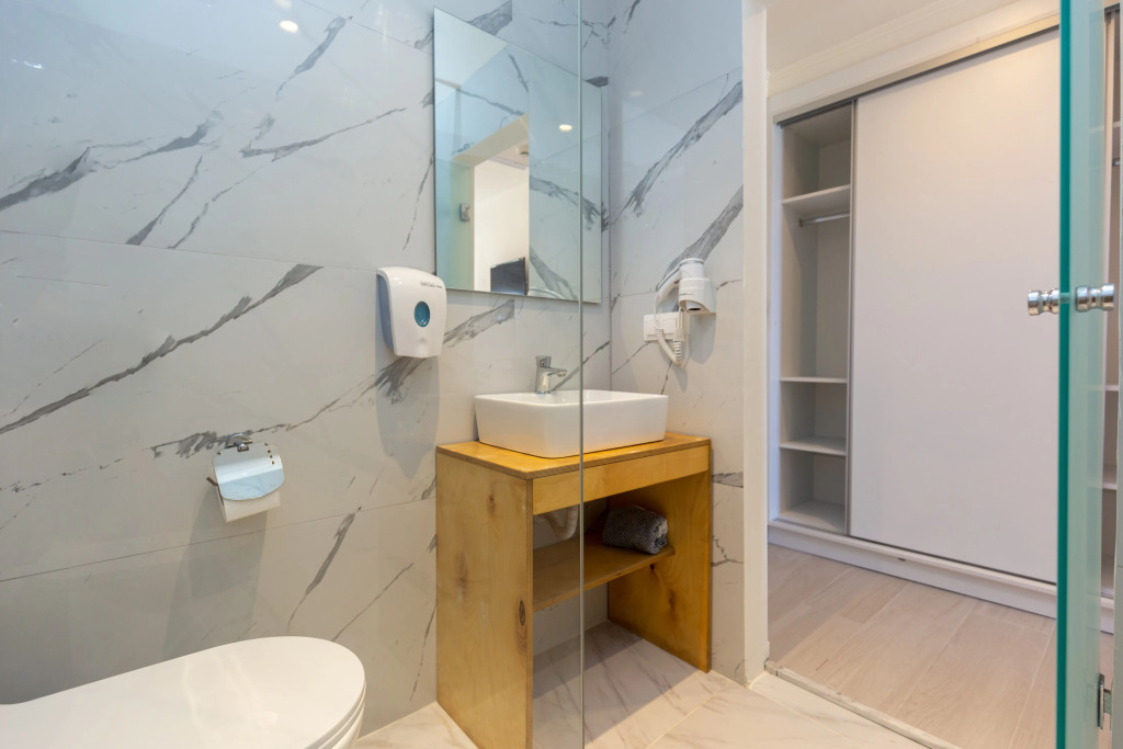 Aqua Luxury Suites by Estia