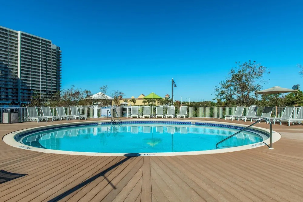 Laketown Wharf 317